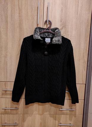 Теплий светр з хутром на горлі