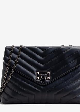 Шкіряна жіноча сумочка крос боді чорна стьобаний на ланцюжку6 фото