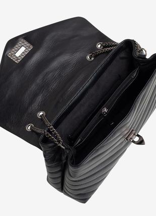 Кожаная стёганная женская сумочка на цепочке, италия3 фото
