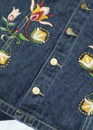 Джинсовая юбка на пуговицах и вышивкой короткая джинсовая юбка трапеция1 фото