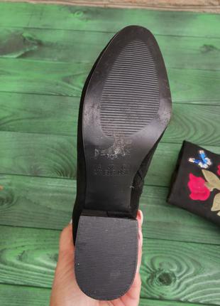 Роскошные сапоги с вышивкой