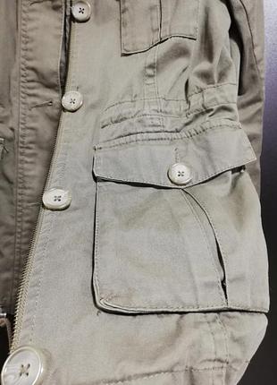 Курточка цвета хаки известного бренда3 фото
