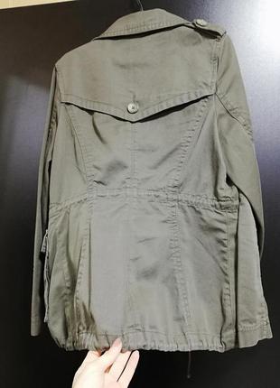 Курточка цвета хаки известного бренда4 фото
