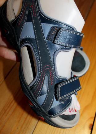 37 розм. сандалі clarks. шкіра довжина по внутрішньому устілці 23,5 див. завмер від краю і до краю, ширина