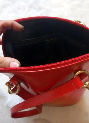 Каркасна містка червона сумка з середніми ручками червона шкіряна італія5 фото