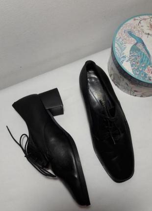 Fortuny стильні шкіряні туфлі, 36р1 фото
