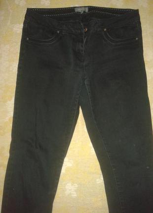 Чёрные джинсы