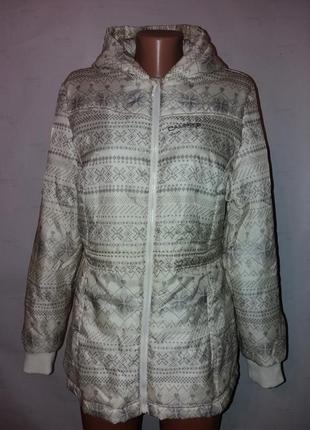 Красивая лёгкая тёплая куртка с капюшоном