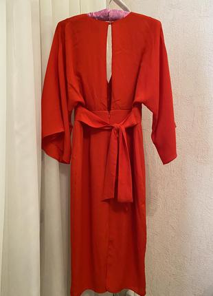 Вечерний коктейльное платье миди силуэтное красного цвета6 фото