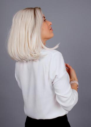 Парик блонд каре женский короткий прямой на сетке с коричневым омбре из термоволос2 фото
