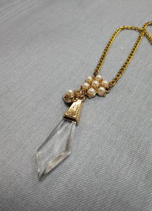 Кулон капелькой острой с жемчугом на золотистой цепочке