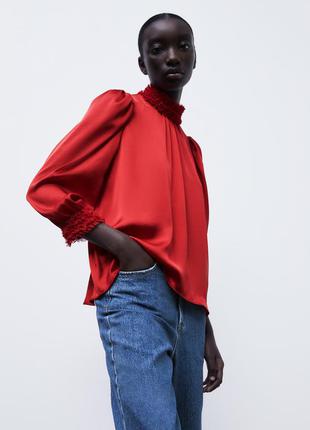 Блуза красная сатиновая атласная с воротником стойкой объемными рукавами zara4 фото