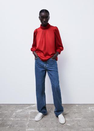 Блуза красная сатиновая атласная с воротником стойкой объемными рукавами zara7 фото