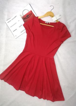 Красное платье вискоза peacoks