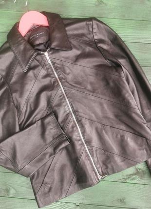 Роскошная кожаная куртка на молнии2 фото