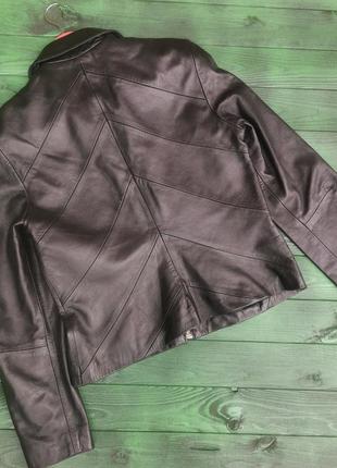 Роскошная кожаная куртка на молнии3 фото
