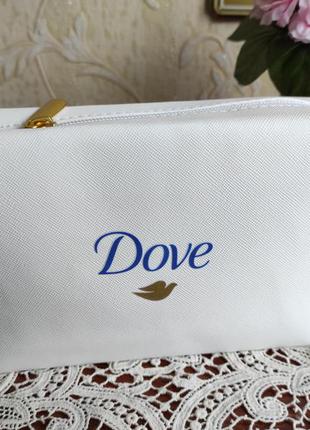 Новая белая косметичка dove