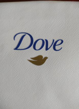 Новая белая косметичка dove