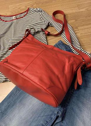Итальянская кожаная сумка genuine leather italy,фирменная красная сумочка8 фото