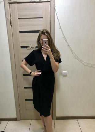 Елегантне чорне плаття кімоно на запах від george