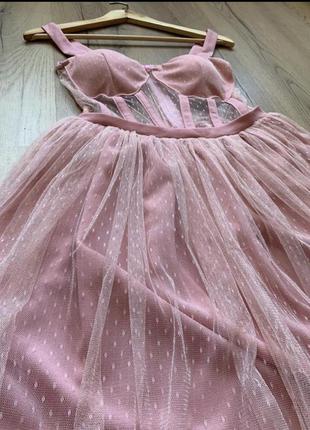 Шикарное пудровое платье с имитацией корсета4 фото