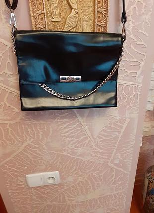 Сумка черная с цепочкой 2