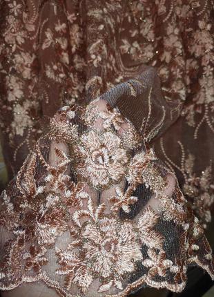 Красивое праздничное платье с пышной юбкой обшитое пайетками5 фото