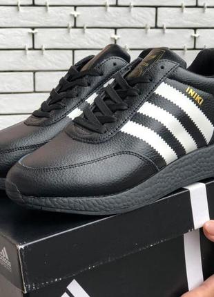 Зимові жіночі кросівки на хутрі чорно-білі adidas iniki🆕шкіряні адідас иники