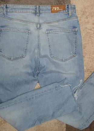 Zara джинсы с высокой талией и необработанным низом3 фото