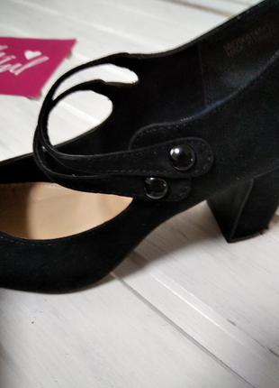 Базовые туфли из эко замши на устойчивом каблуке3 фото