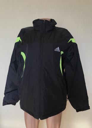 Демисезонная мужская куртка с зелеными вставками