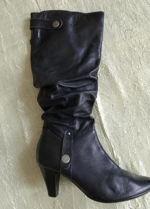 Шикарные мягкие кожанные сапоги ,,bata,,