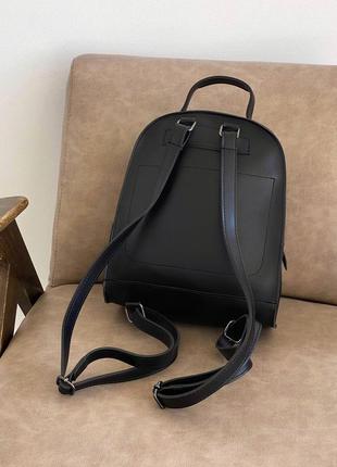 Рюкзак з блискавкою поперек чорного кольору4 фото