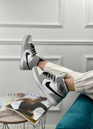 Женские кроссовки nike air jordan 1 retro  white/grey2 фото