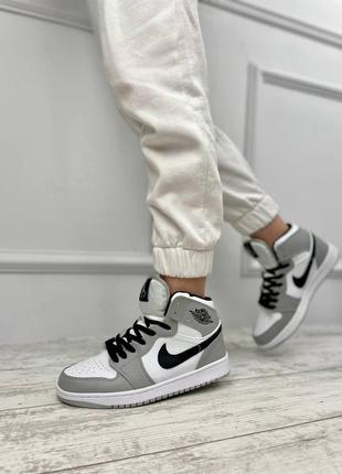 Женские кроссовки nike air jordan 1 retro  white/grey7 фото