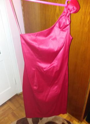 Червоне плаття вечірнє