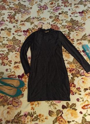 Вечернее платье с открытой спинкой