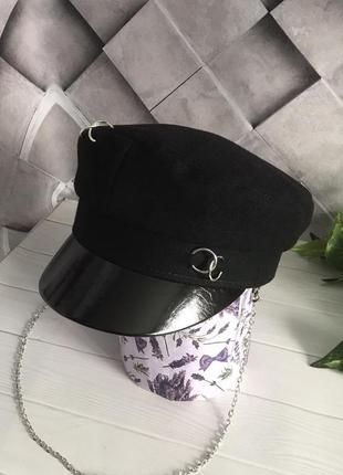 Картуз кепи фуражка с пирсингом и цепочкой черная1 фото