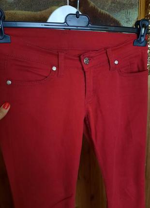 Красные  джинсы штаны2 фото