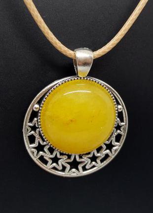 Оригинальный кулон на шнурке "луна и звезды" натуральный камень желтый нефрит9 фото