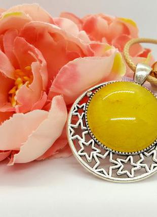Оригинальный кулон на шнурке "луна и звезды" натуральный камень желтый нефрит5 фото