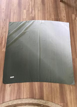 Красивый платок с эффектом омбрэ