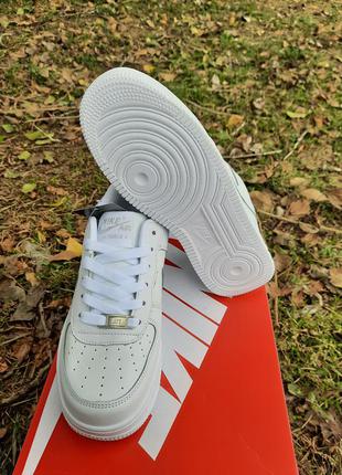 Жіночі кросівки nike air force white 1 07 one / форси найк аїр білі низькі4 фото