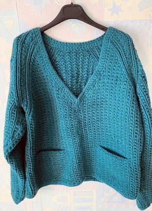 Дивовижного кольору светр з товстої пряжі оверсайз hand made