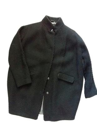 Чорне півпальта в рубчик sisley. і цей модний оверсайз силует.