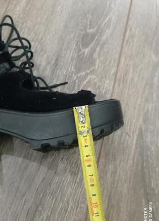 Чёрные замшевые босоножки на платформе протектор застёжка шнуровка через ножку9 фото