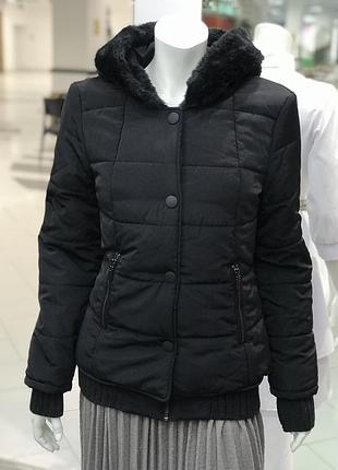 Куртка жіноча