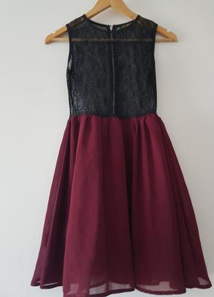 Шыкарное сукню з гепюровым верхи в ідеальному стані 🖤 missguided 🖤3 фото