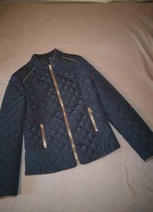 Стьобана Куртка жіноча.2 фото