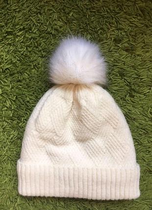 Шапка нова c&a красива пухнаста і м'яка всередині